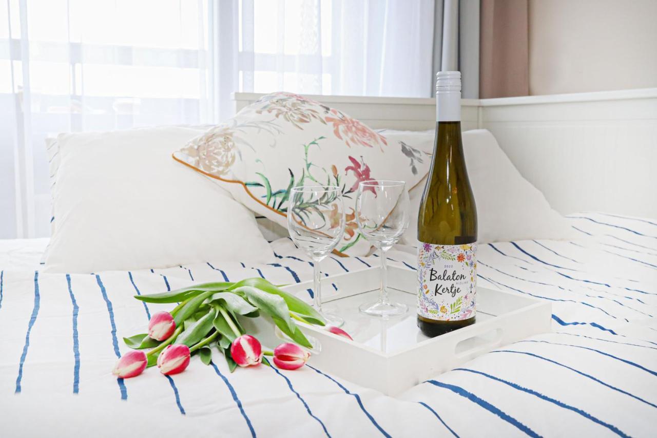 Silver Lodge Ezuestpart Apartman Шіофок Екстер'єр фото