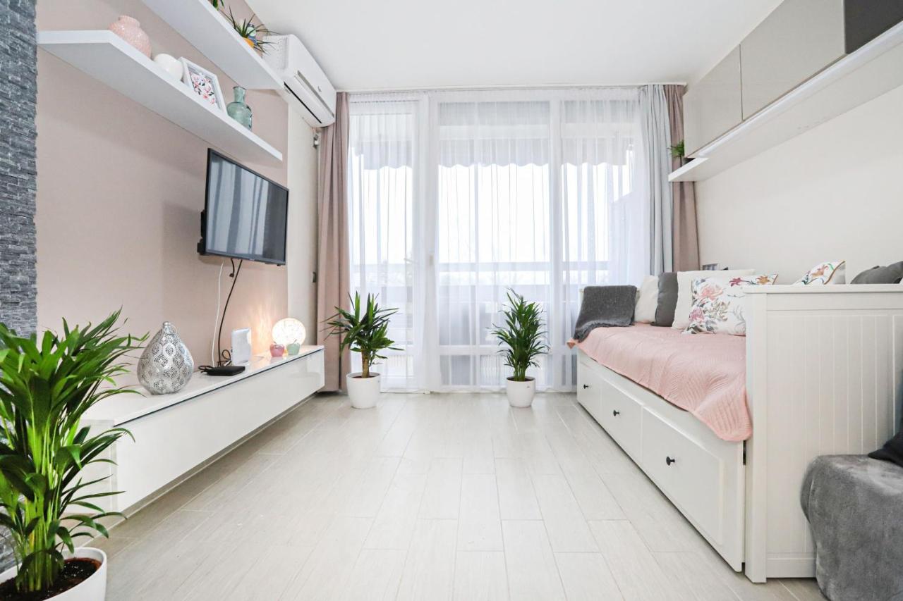 Silver Lodge Ezuestpart Apartman Шіофок Екстер'єр фото